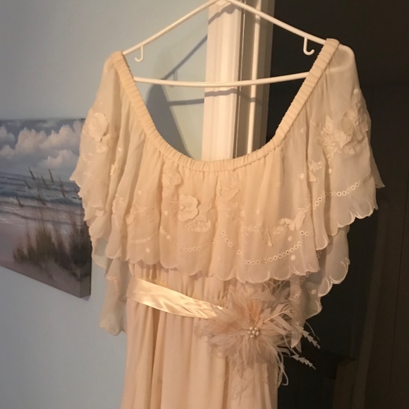 Wedding dress - Picture 2 of 7